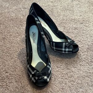 Lela Rose Adorable Black and White Plaid Fabric Peep-Toe Heels Size 8